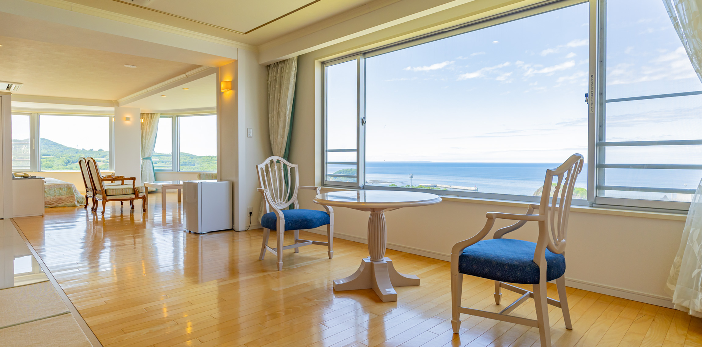 Room introduction - West Building