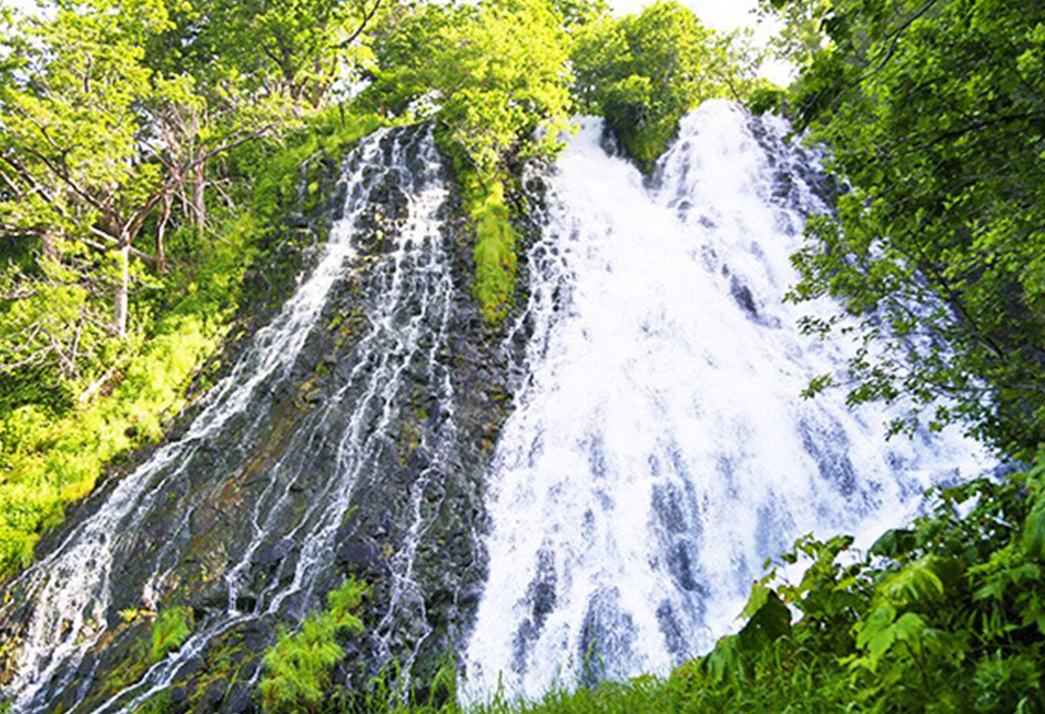 Oshinkoshin Falls
