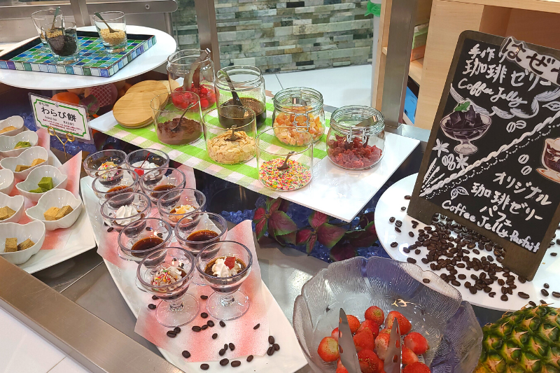 All-you-can-eat sweets of Restaurant Marskoi